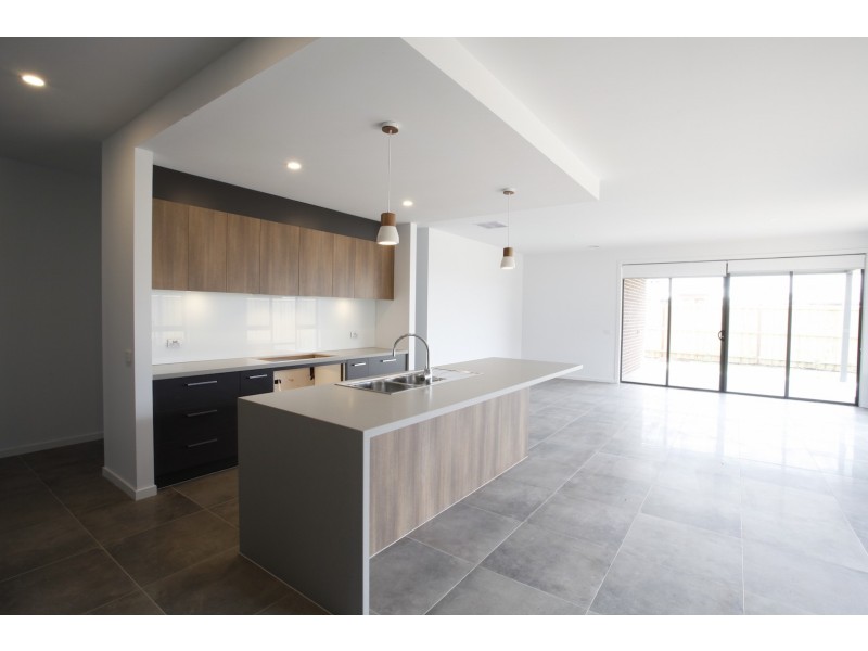 23 JERSEY DRIVE, Sunbury VIC 3429