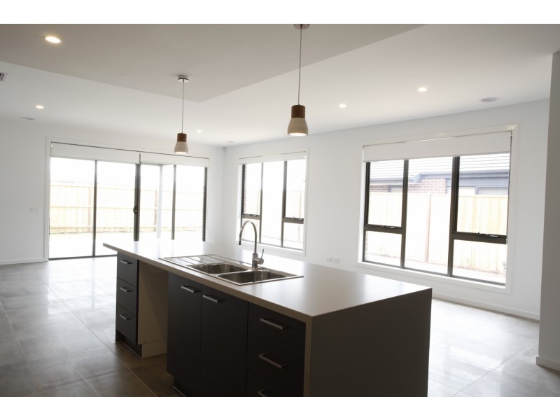 23 JERSEY DRIVE, Sunbury VIC 3429