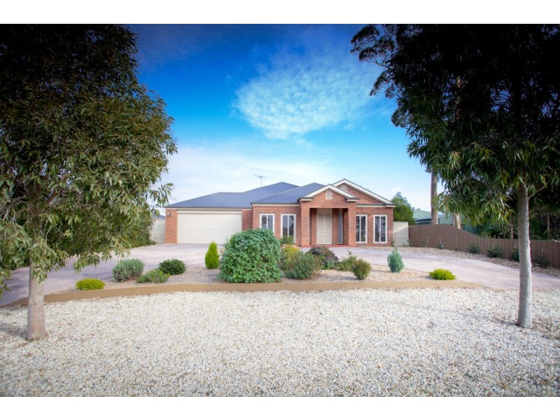 5 Highgrove Drive, Sunbury VIC 3429