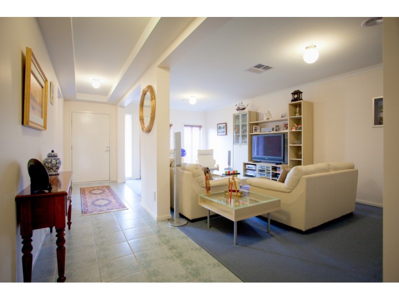 5 Highgrove Drive, Sunbury VIC 3429