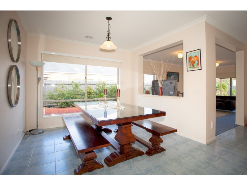 5 Highgrove Drive, Sunbury VIC 3429