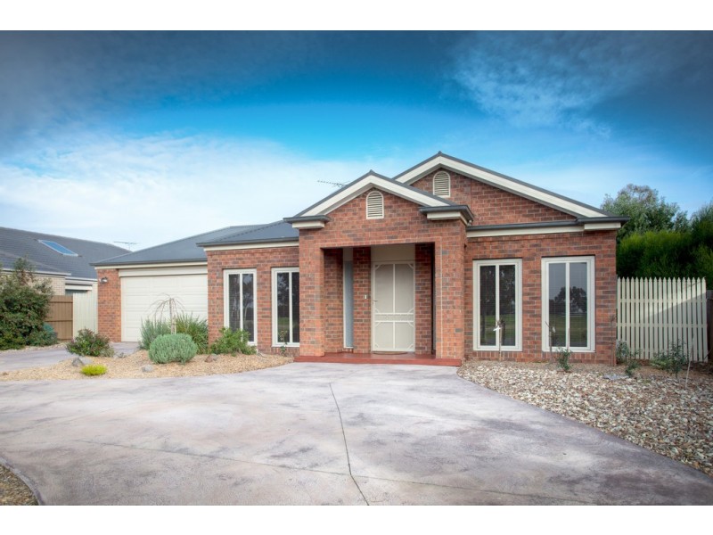 5 Highgrove Drive, Sunbury VIC 3429