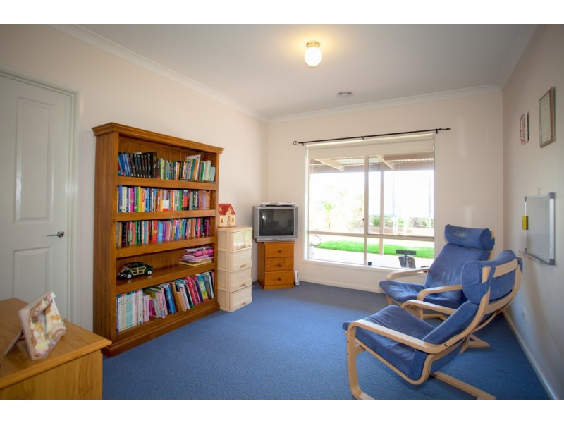 5 Highgrove Drive, Sunbury VIC 3429