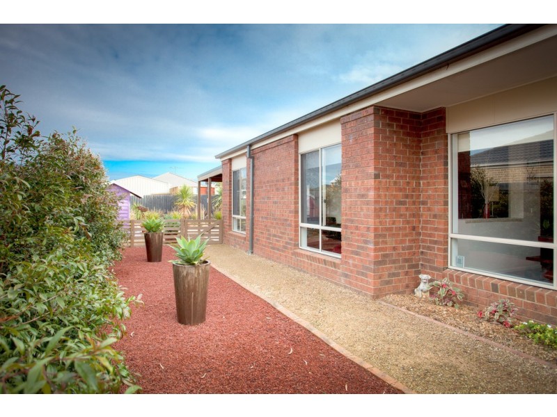 5 Highgrove Drive, Sunbury VIC 3429