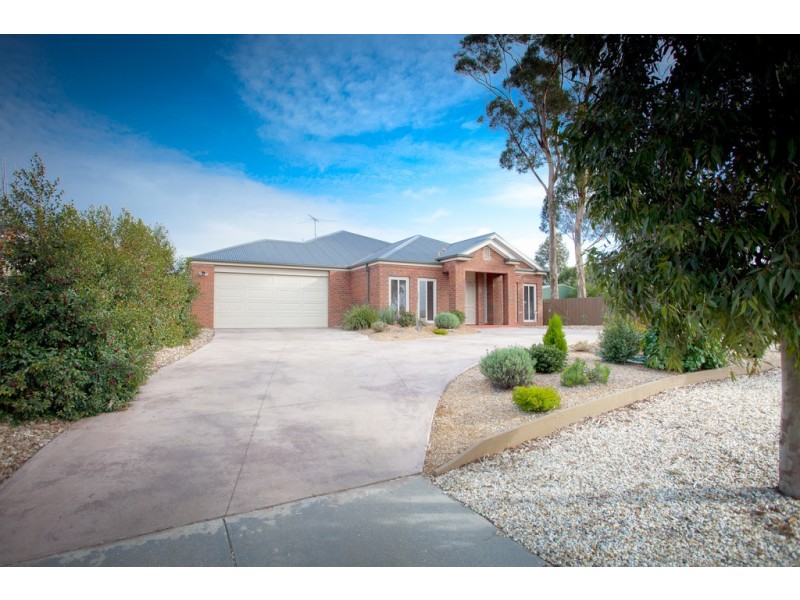 5 Highgrove Drive, Sunbury VIC 3429