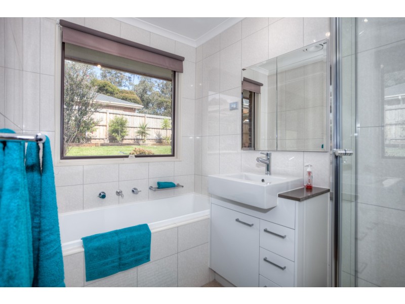 3 Curtin Drive, Sunbury VIC 3429