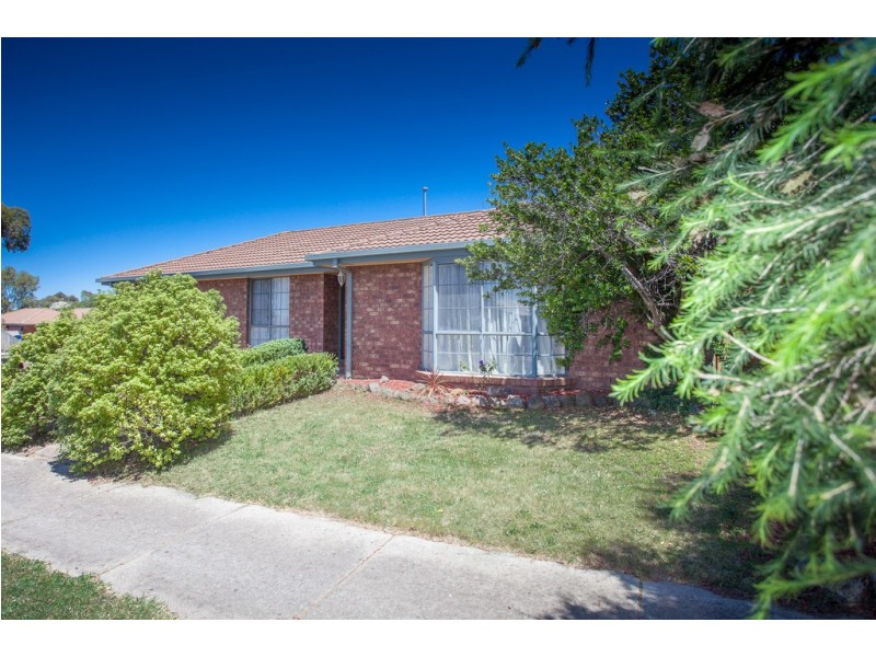 6 Marjorie Avenue, Sunbury VIC 3429