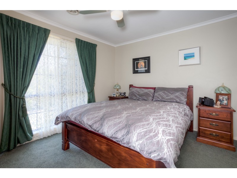 6 Marjorie Avenue, Sunbury VIC 3429