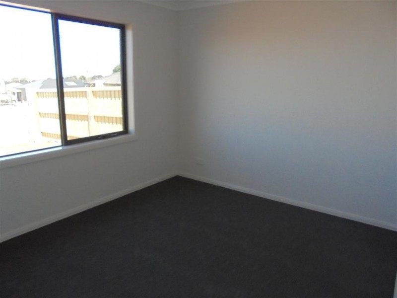 2 JERSEY DRIVE, Sunbury VIC 3429