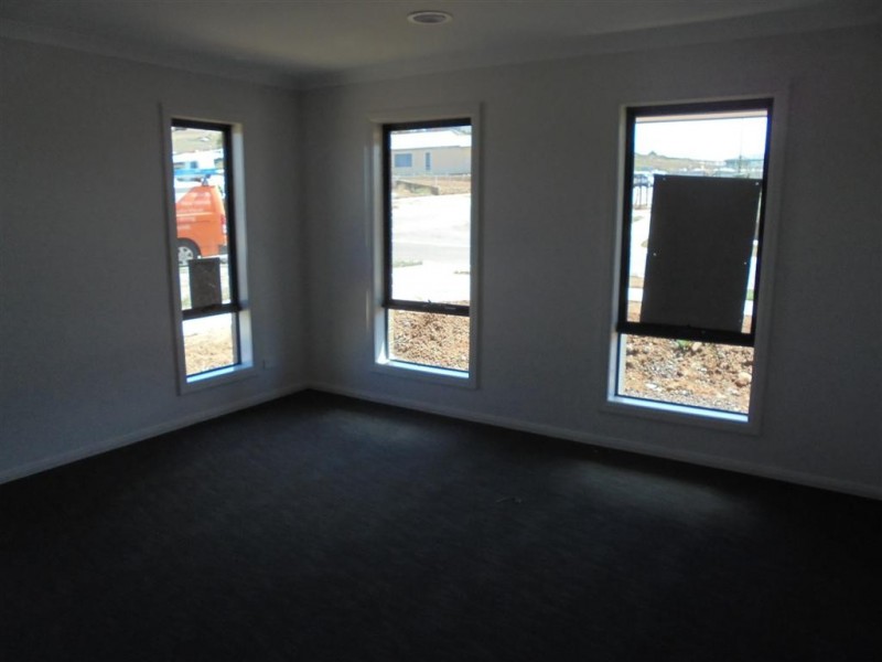 2 JERSEY DRIVE, Sunbury VIC 3429