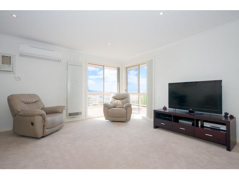 28 BACKHAUS AVENUE, Sunbury VIC 3429