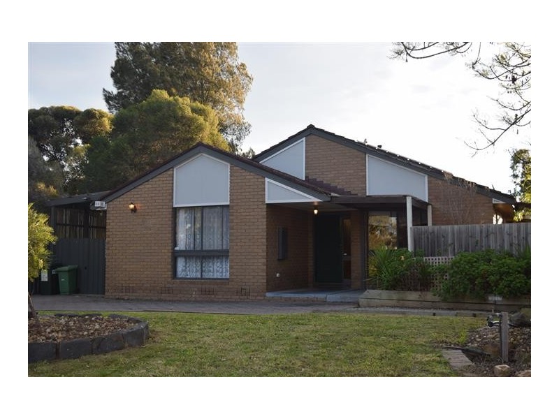 4 Medinah Close, Sunbury VIC 3429