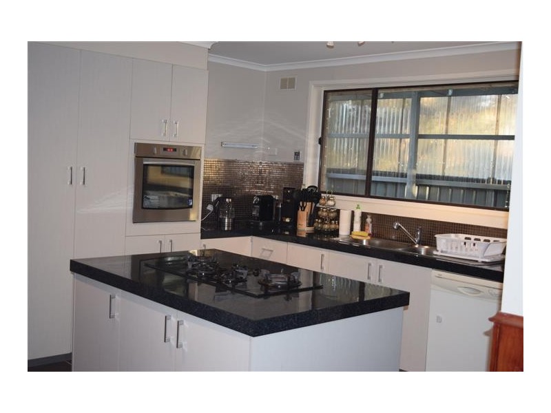 4 Medinah Close, Sunbury VIC 3429