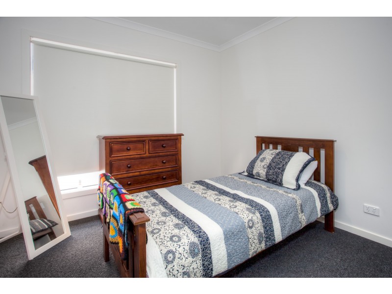 6/8 Pads Way, Sunbury VIC 3429