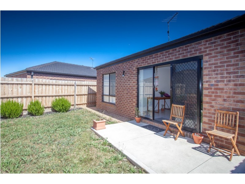 6/8 Pads Way, Sunbury VIC 3429