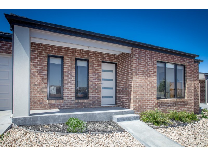 6/8 Pads Way, Sunbury VIC 3429