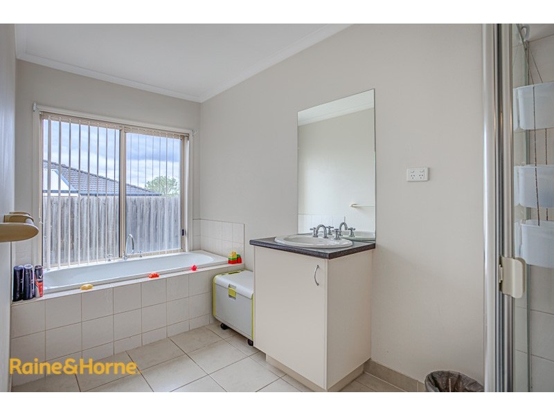 9 Kippax Street, Sunbury VIC 3429