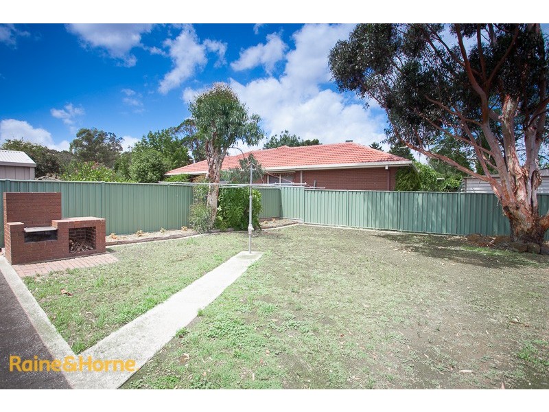 6 Isaacs Close, Sunbury VIC 3429