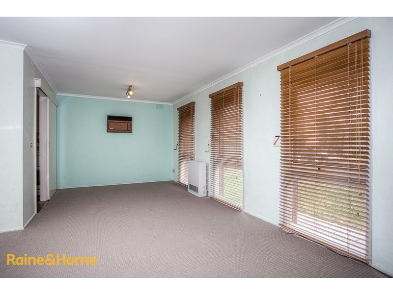 6 Isaacs Close, Sunbury VIC 3429