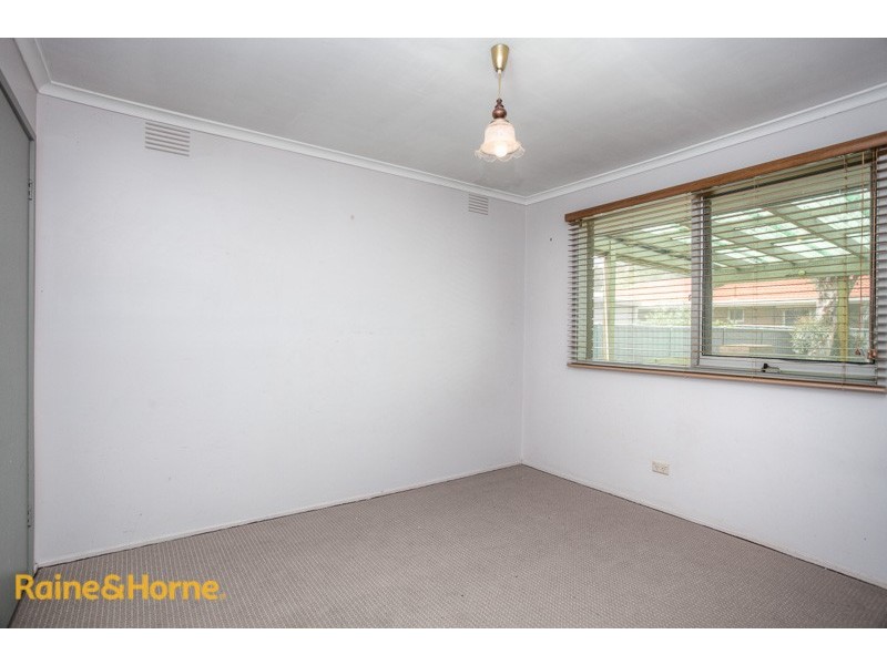 6 Isaacs Close, Sunbury VIC 3429