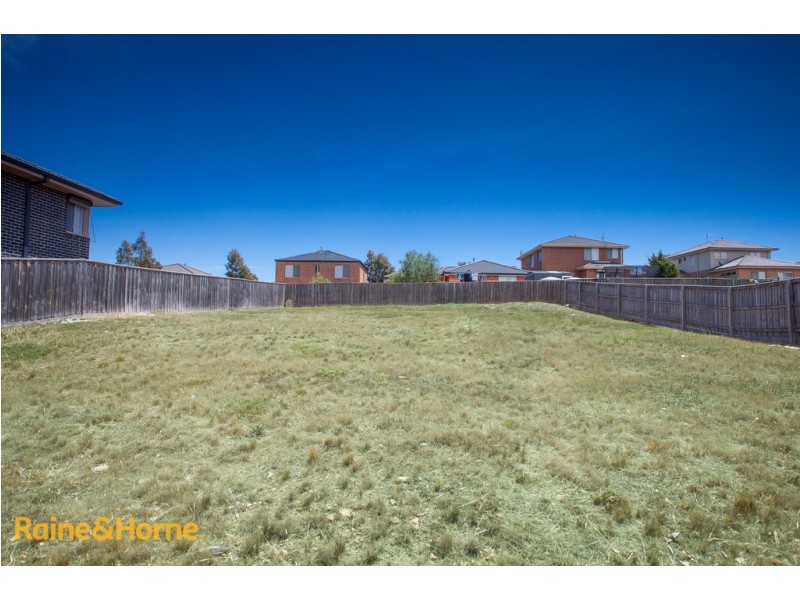 45 Bundanoon Avenue, Sunbury VIC 3429