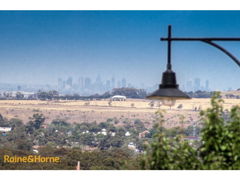 45 Bundanoon Avenue, Sunbury VIC 3429