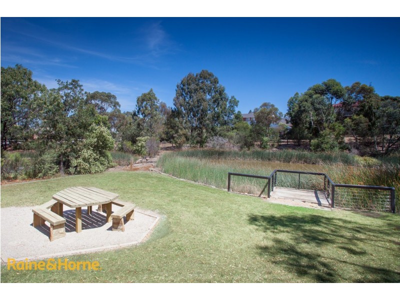 45 Bundanoon Avenue, Sunbury VIC 3429