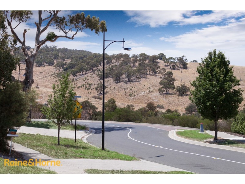 45 Bundanoon Avenue, Sunbury VIC 3429