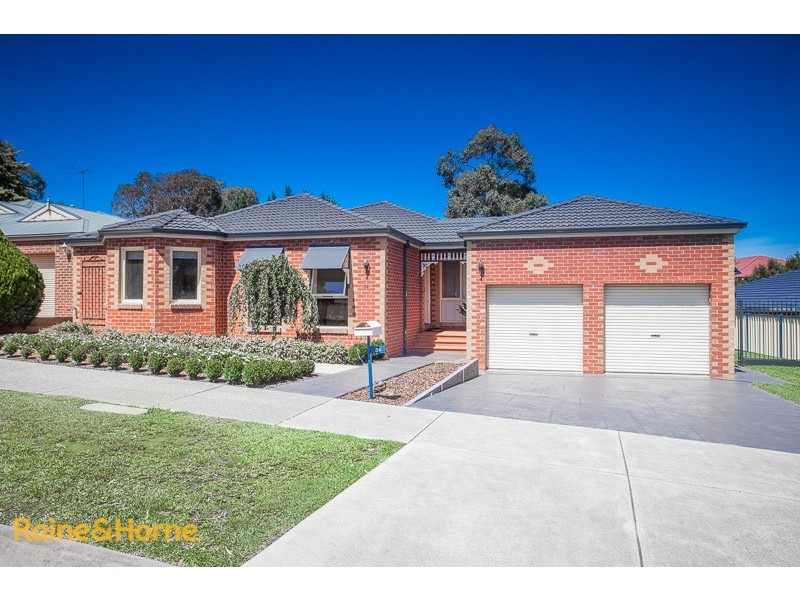 36 De Lisle Avenue, Sunbury VIC 3429