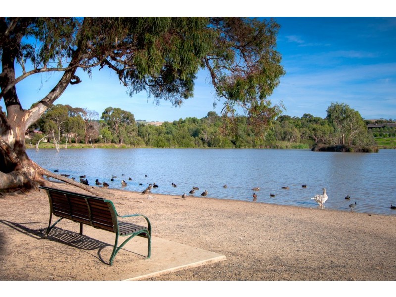 36 De Lisle Avenue, Sunbury VIC 3429