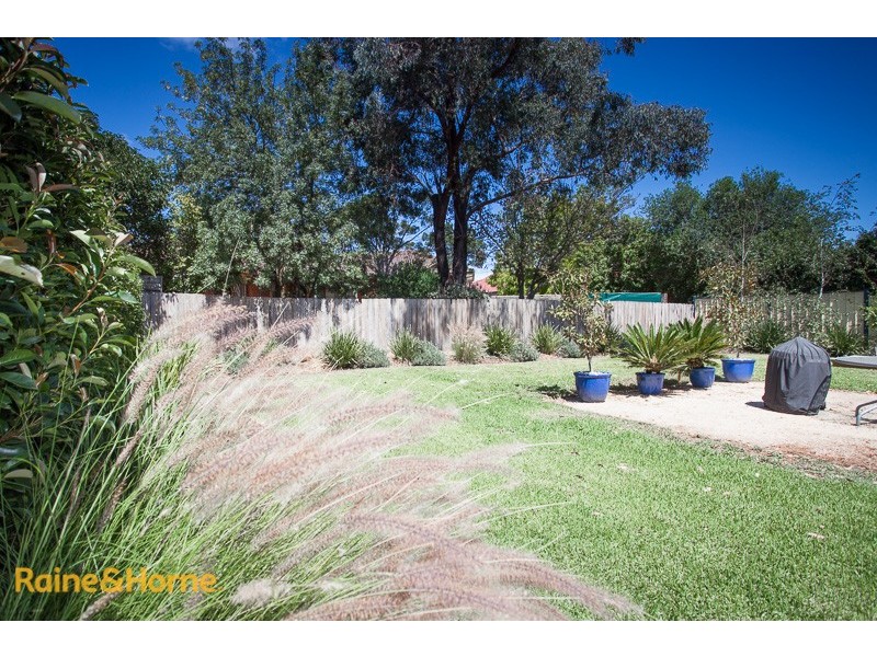 36 De Lisle Avenue, Sunbury VIC 3429