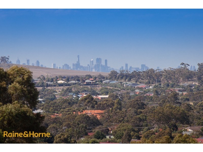 14 James Close, Sunbury VIC 3429