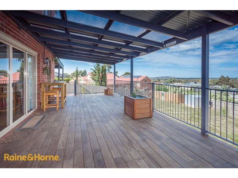 14 James Close, Sunbury VIC 3429