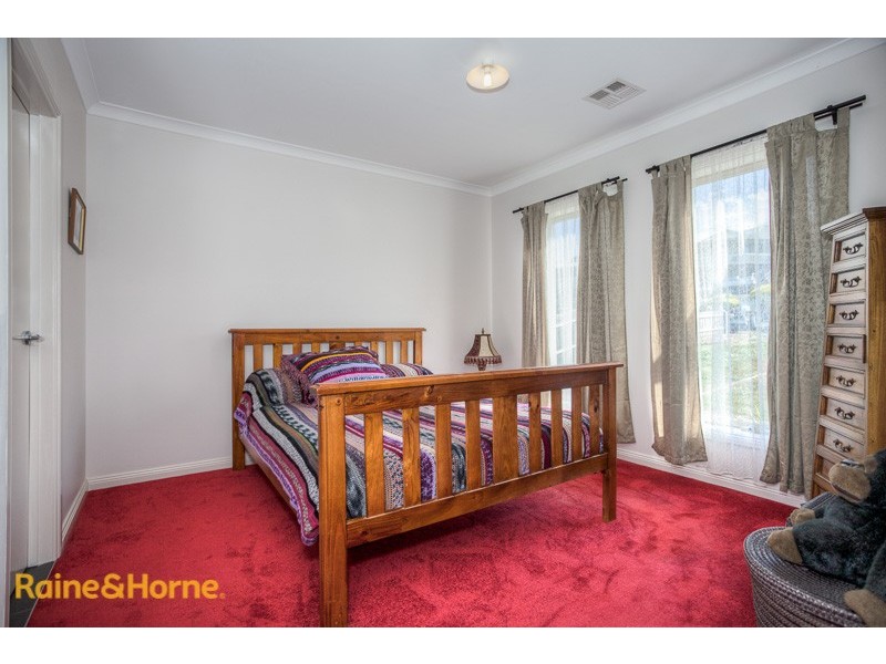 14 James Close, Sunbury VIC 3429