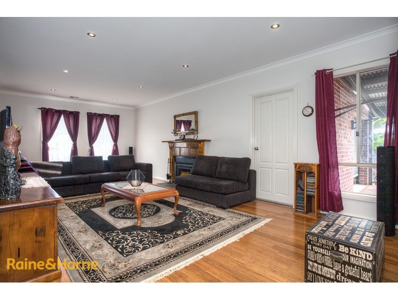 14 James Close, Sunbury VIC 3429