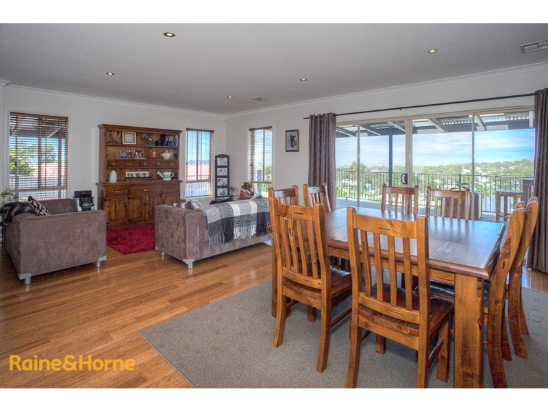 14 James Close, Sunbury VIC 3429