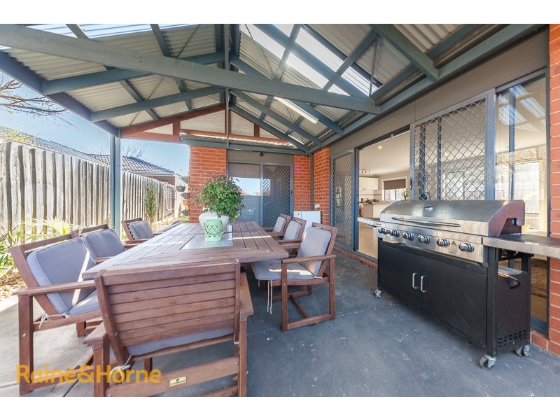 17 Reiffel Avenue, Sunbury VIC 3429