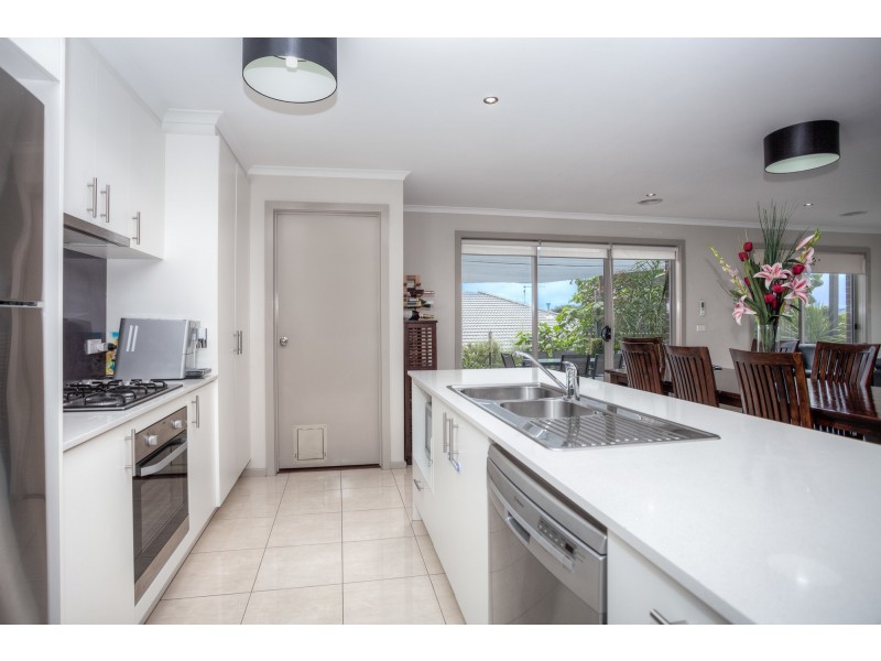 25 Muir Court, Romsey VIC 3434