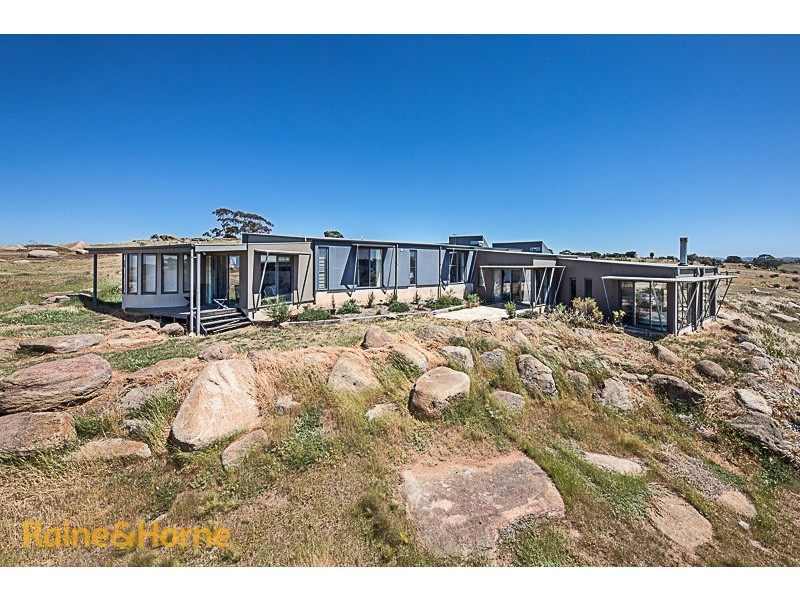 105 Loemans Road, Bulla VIC 3428