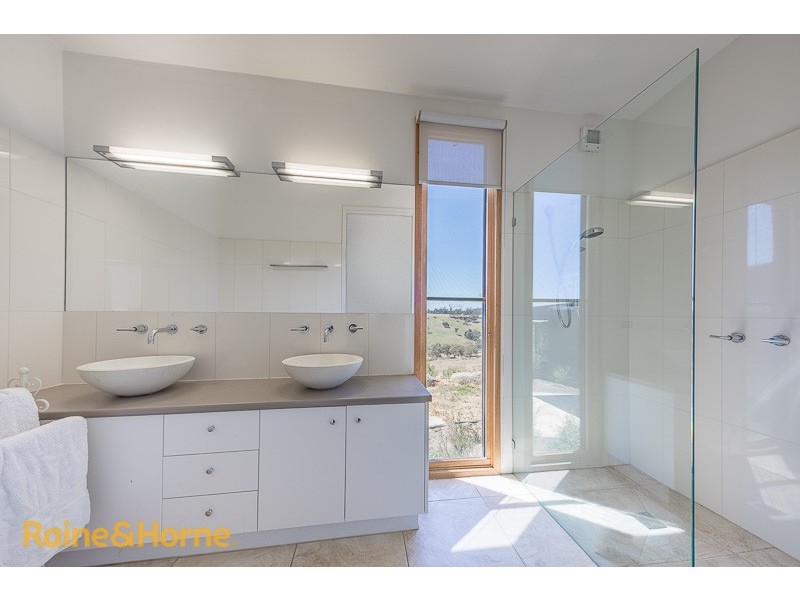 105 Loemans Road, Bulla VIC 3428