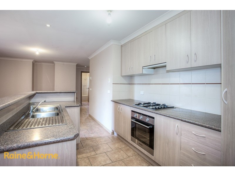 12 Lambert Avenue, Sunbury VIC 3429