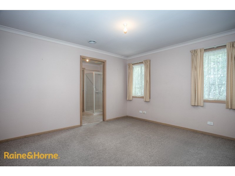 12 Lambert Avenue, Sunbury VIC 3429