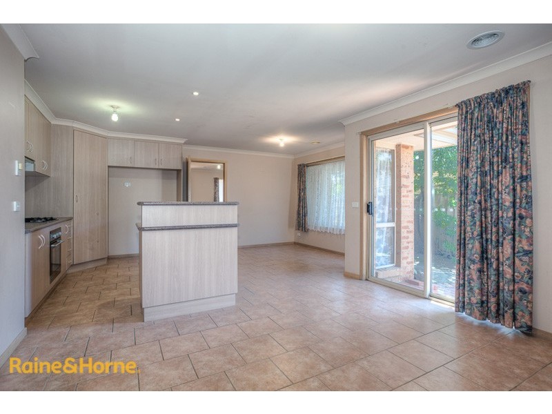 12 Lambert Avenue, Sunbury VIC 3429