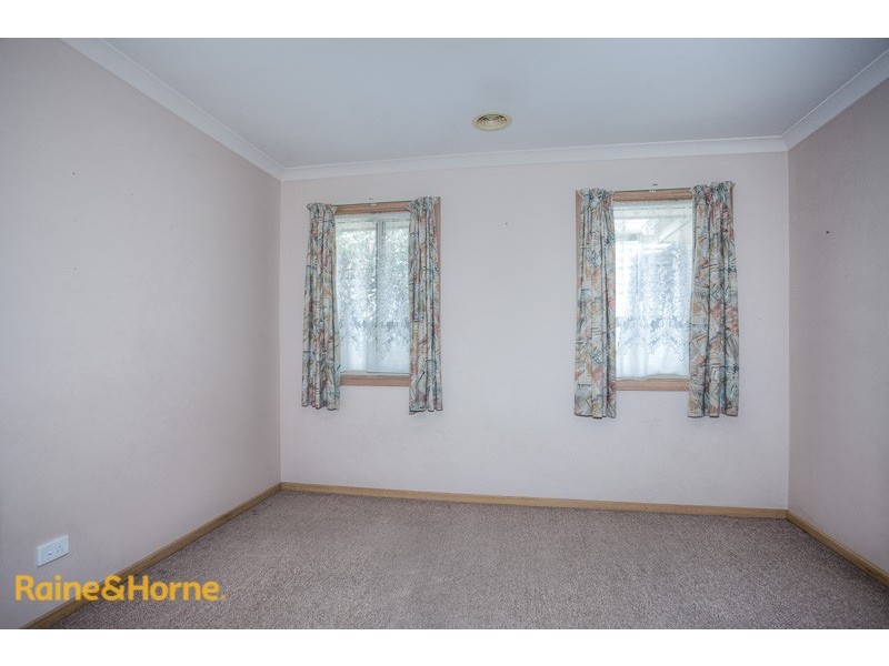 12 Lambert Avenue, Sunbury VIC 3429
