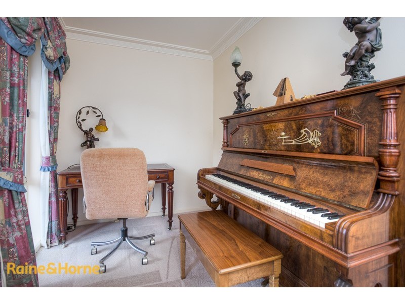 6 Auld Court, Sunbury VIC 3429