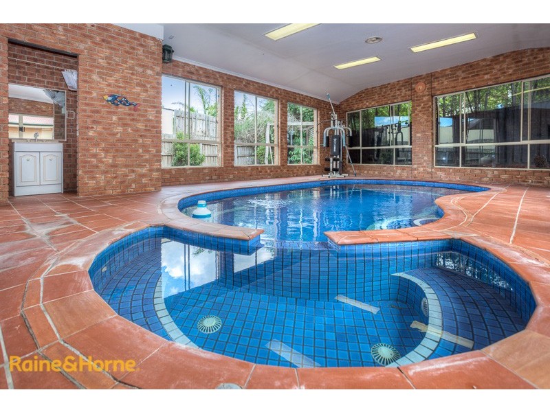 6 Auld Court, Sunbury VIC 3429