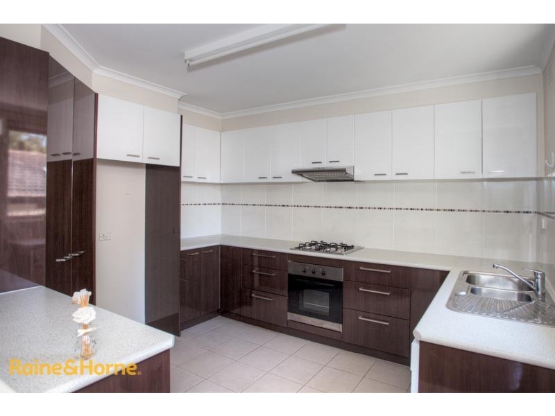 12 Fadden Grove, Sunbury VIC 3429