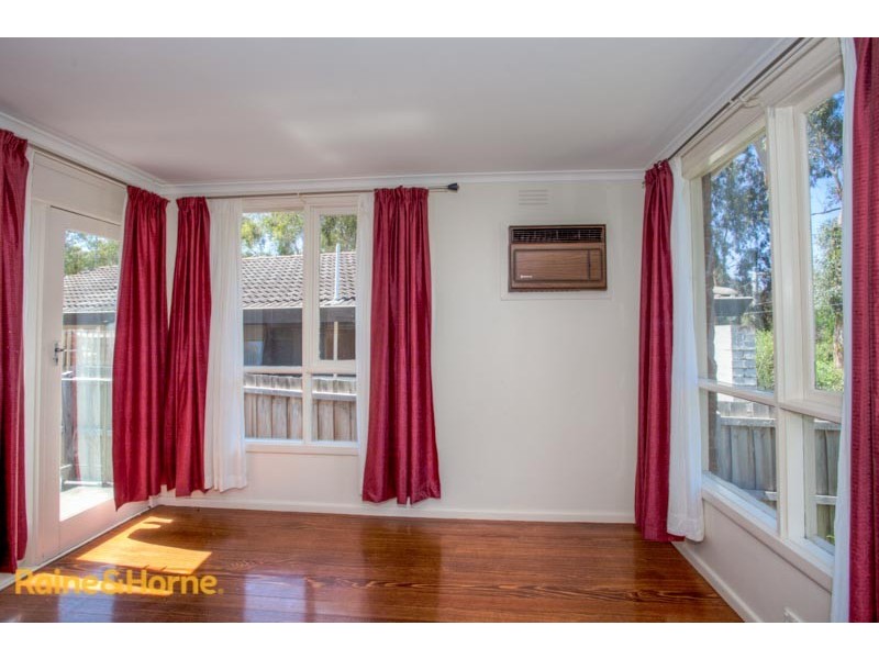 12 Fadden Grove, Sunbury VIC 3429