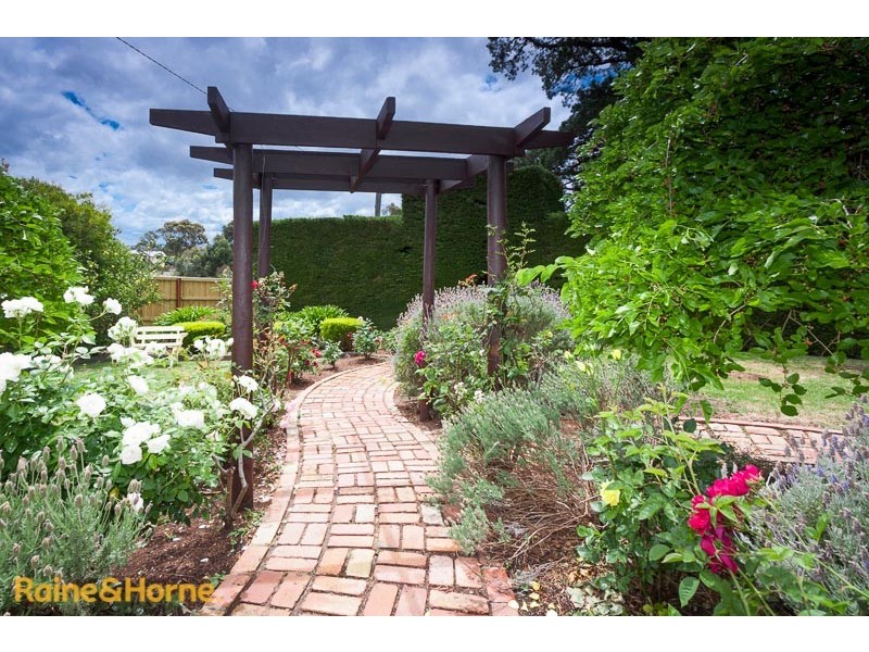 82 Station Street, Sunbury VIC 3429