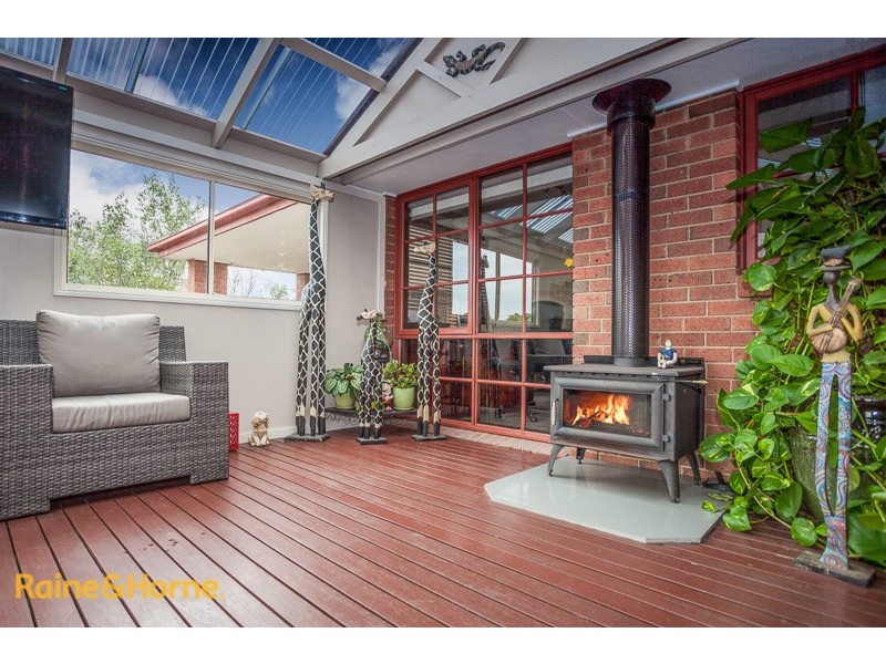 8 Gibson Court, Sunbury VIC 3429